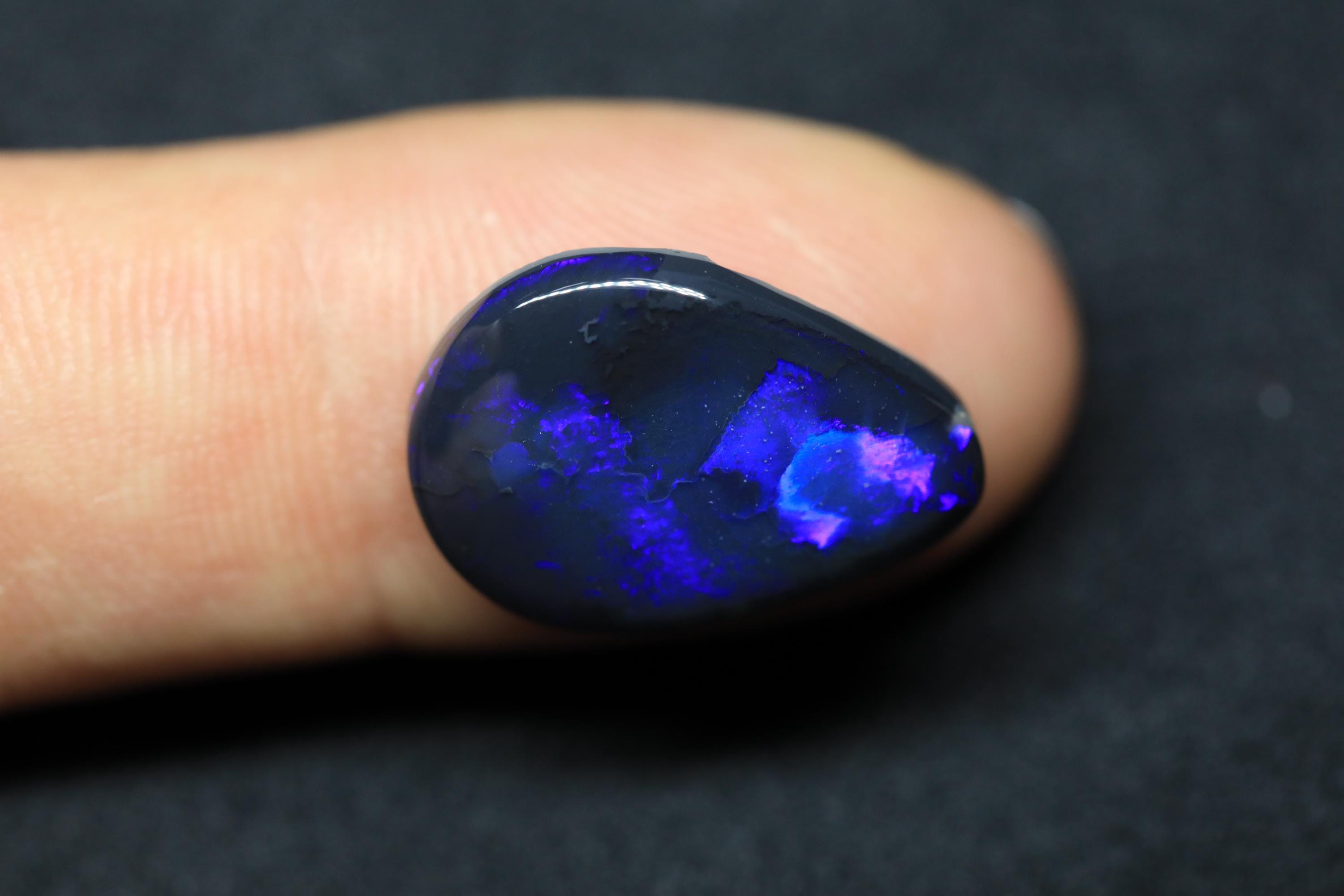 Opale Noire Naturelle D'Australie (Lightning Ridge) - 6,90 Ct - Solide, Neuf