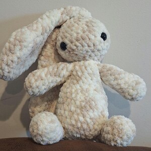 Pluszowa zabawka i lalka Amigurumi w kształcie króliczka robiona na szydełku w różnych kolorach Beach foam