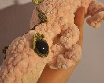 Crochet Gecko Amigurumi Plushie with Color Variations
