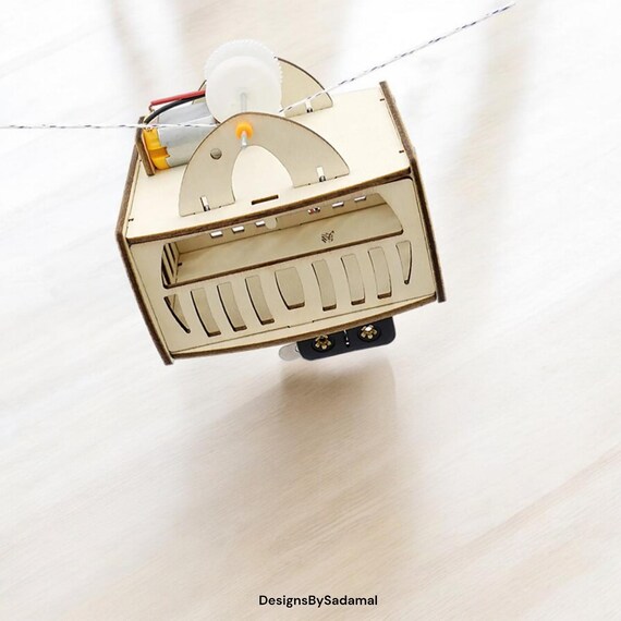 Giocattolo di funivia fai da te in legno Robot fai da te per