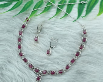 Conjunto de collar y pendientes de plata de ley con rubí natural