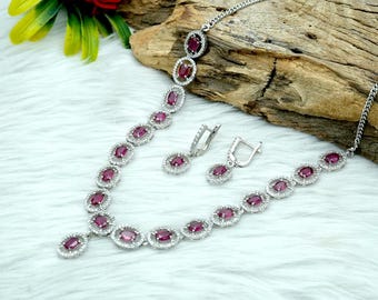 Conjunto de collar y pendientes de plata esterlina con rubí y topacio blanco
