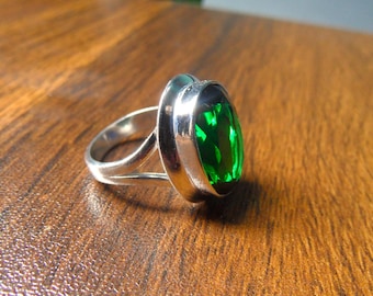 Anillo de cuarzo verde en plata de ley 925: Piedra de fuego
