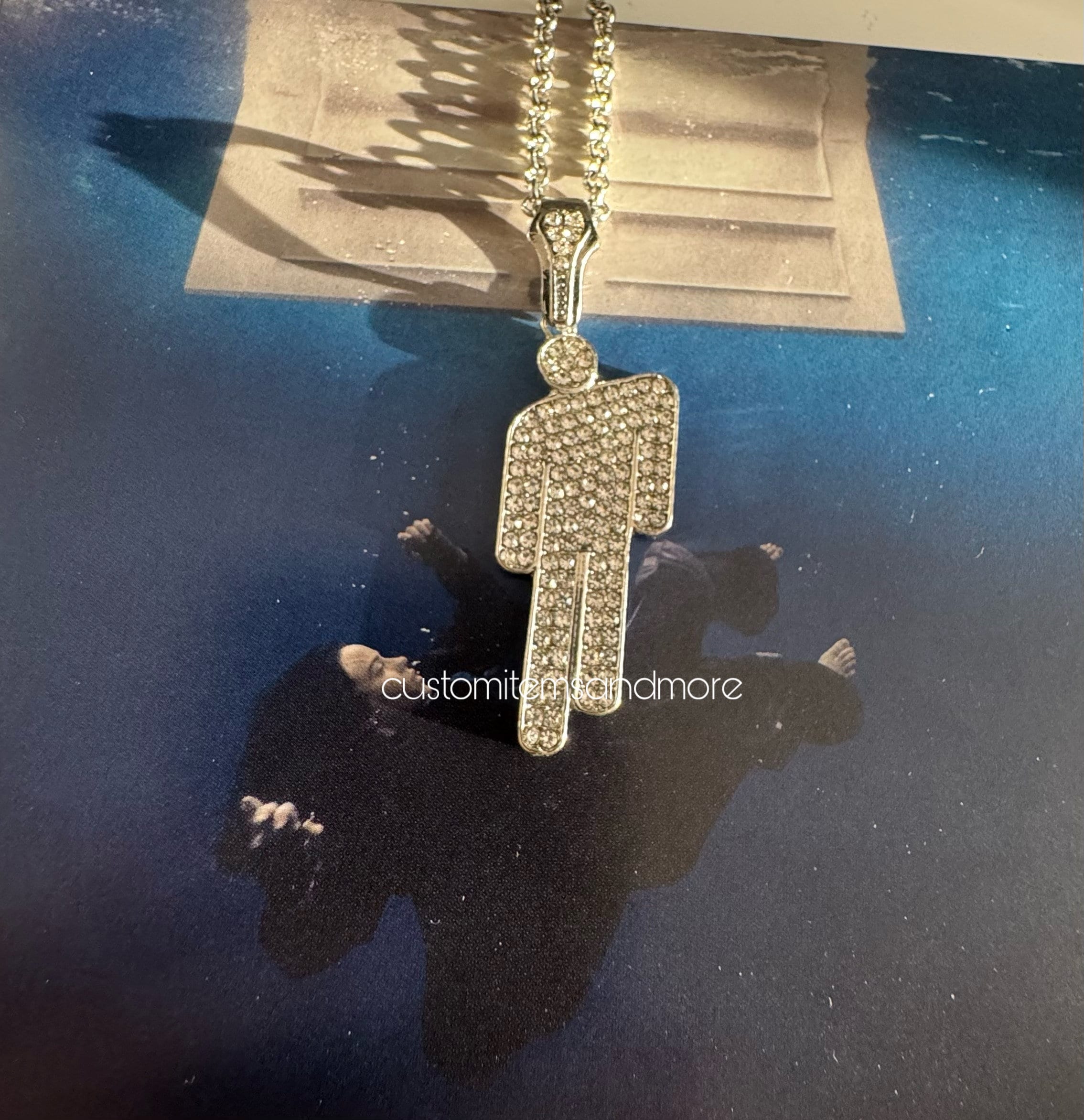 Billie Eilish inspiré colliers Blohsh en alliage de Zinc Pop Star chaîne pendentif bijoux