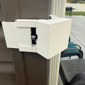 Snap on Vinyl Siding Corner Mount