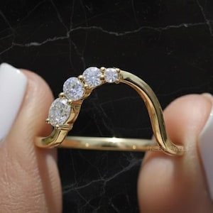 Gebogener Moissanit-Ehering aus 14-karätigem Massivgold, zierlicher Stapelring, Brautring mit Kontur