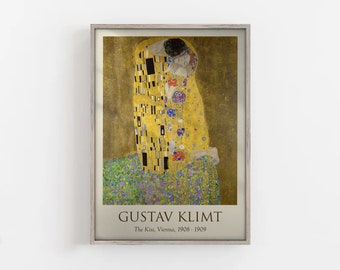 Könnte beinhalten: Ein gerahmter Druck von Gustav Klimts Gemälde "Der Kuss". Das Gemälde zeigt ein Paar, das sich in einem goldenen, mosaikartigen Stil umarmt. Der Text "Gustav Klimt" und "The Kiss, Vienna, 1908 - 1909" ist unter dem Bild gedruckt.