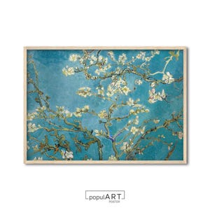 Puede incluir: Una pintura de un almendro en flor con flores blancas sobre un fondo de cielo azul. Las ramas del árbol están representadas de forma estilizada, con las flores agrupadas en racimos. La pintura está realizada en un estilo que recuerda al de Vincent van Gogh.