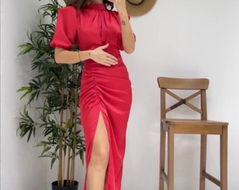 Rotes Satinkleid / Abendkleid mit Ballonärmel / Kleid / evening dress