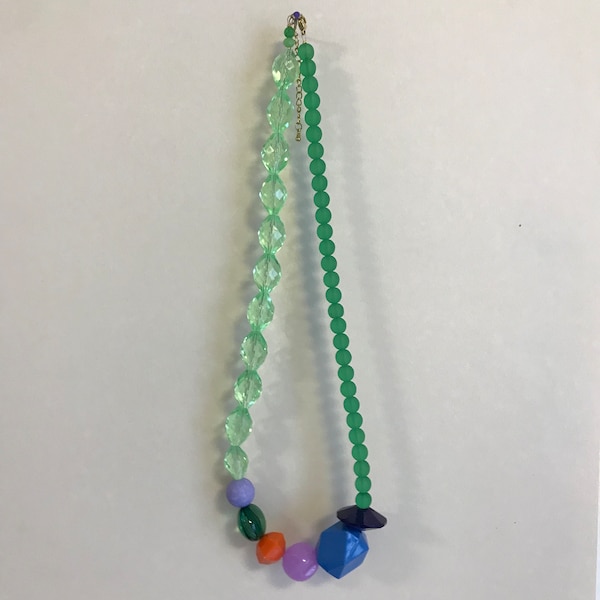 Collier perles vertes et multicolores, collier candy, collier Maison chouquette
