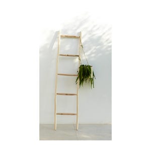 Minimalist Decorative Wooden Ladder – Bathroom Towel Rack & Bedroom Organizer