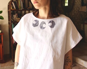 blouse poncho hippie bohème en coton recyclé avec impression motif demi Lunes tataki zomé/eco print