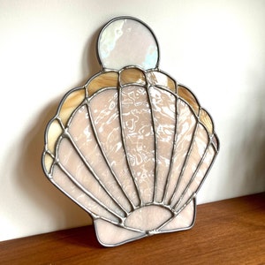 Gift stained glass shell