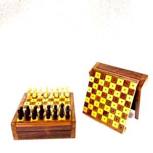 Mini juego de ajedrez náutico de madera, caja de viaje, ajedrez de bolsillo perfecto / Caja de regalo y decoración para juegos ON THE GO, regalo para él / regalo para niños