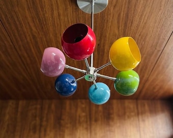 Żyrandol atomowy z połowy wieku | Mosiężna, 6-ramienna, wielokulista oprawa sufitowa