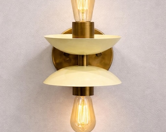 モダンな真鍮製ランプライト、イタリア製ウォールランプ、ミッドセンチュリースタイルの両面ライト