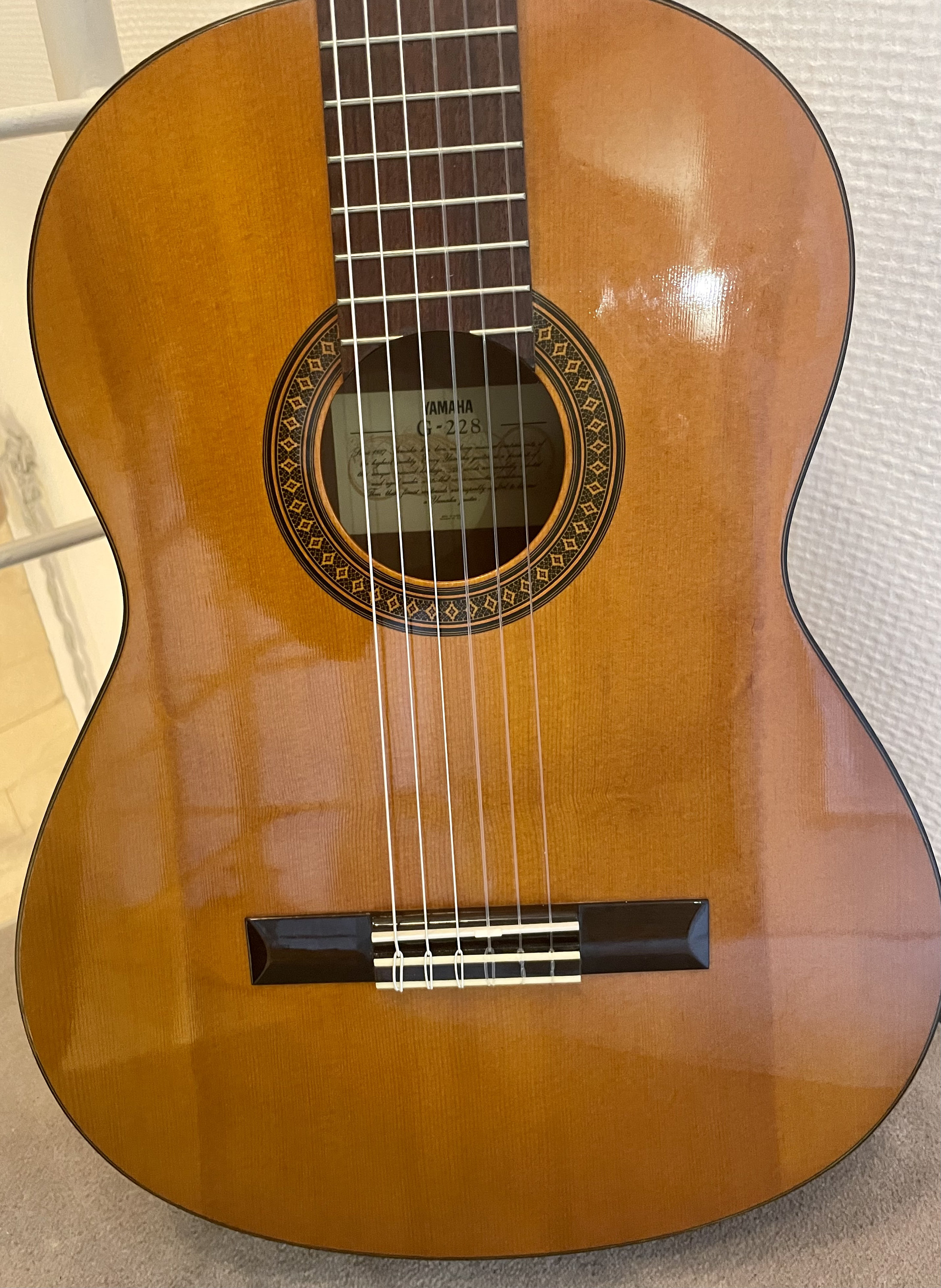 Yamaha g228 cheap classical guitar