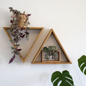 Triangular wall shelf "Anette"