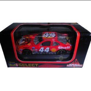 Tony Stewart #44 Small Soldiers 1998 Pontiac Grand Prix, Revell Racing 1:64 CWC