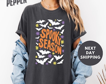 Koszulka Comfort Colors® Spooky Season, Koszulka Spooky Halloween, Koszulka damska na Halloween, Koszulka Spooky Fall, Koszulka z prezentem na Halloween, Koszulka damska z upiornym nadrukiem