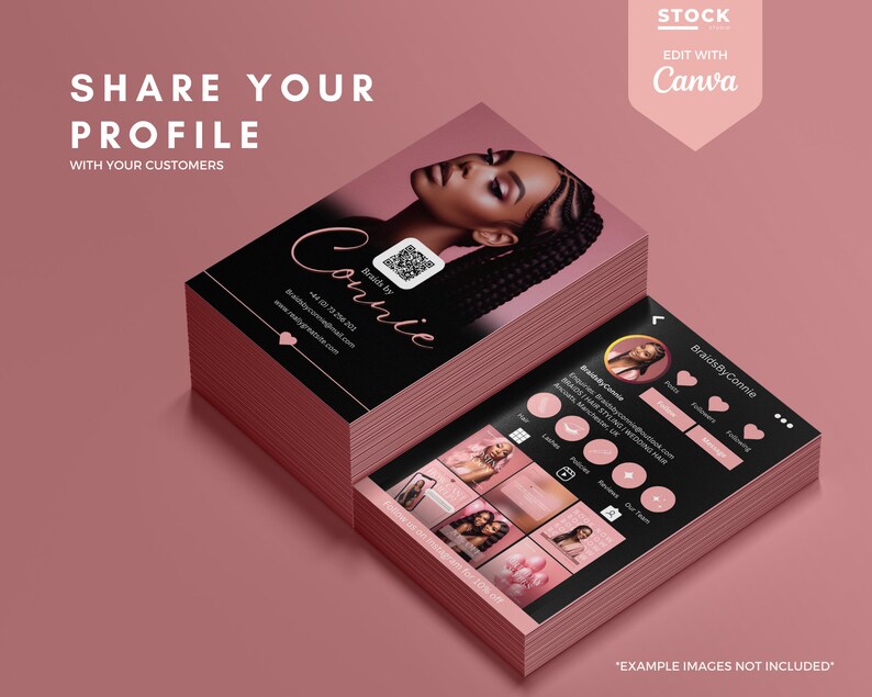 Pode incluir: Uma pilha de cart&otilde;es de visita rosa e uma maquete de tela de telefone. Os cart&otilde;es apresentam uma mulher com cabelo tran&ccedil;ado, o texto "Braids by Connie" e um c&oacute;digo QR. A tela do telefone exibe um perfil de m&iacute;dia social com fotos e &iacute;cones. O texto "SHARE YOUR PROFILE WITH YOUR CUSTOMERS" est&aacute; no topo.