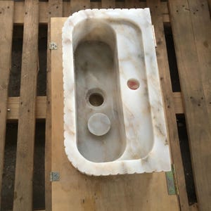 Ready-to-Ship Elegant Calacatta Marble Bathroom Sink – Wall-Mounted or Vanity Top