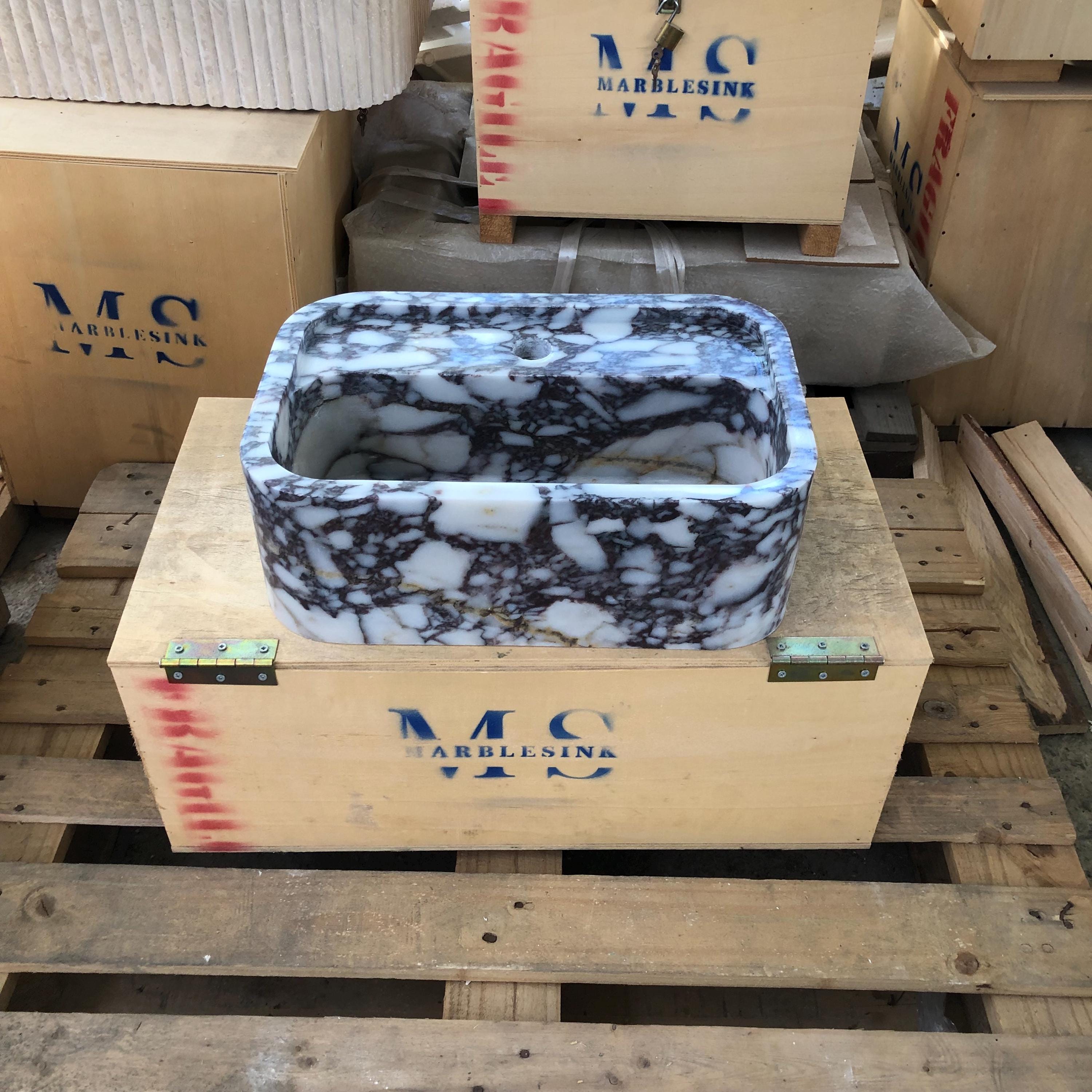 手作りのカラカッタ・ヴィオラ大理石製シンク：壁掛け式洗面化粧台