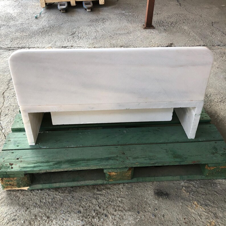 #marblesink #whitebathroom #bathroomdesign #vesselsink #stonevesselsink #interiordesign #interiordesigner #interiorstyling #bathroominspo #customsink #luxuryinterior #bathroomrenovation #naturalstone #vanitydesign #interiorproject #architecturaldetails #moderninterior #marbledesign #bathroomvanity #wallmountsink #designobsessed #bathroomgoals #luxurybathroom #homedecortrends #interiorgoals #minimalistdesign #sculpturaldecor #bathroomtrends2025 #naturalstonesink #etsyfinds