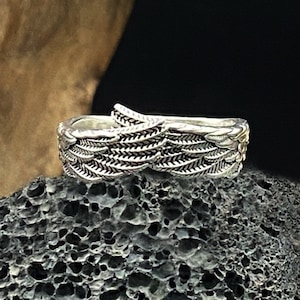 Vintage Silver Angel Wing Ring: Guardian Feather Jewelry