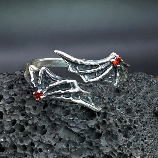 Gothic Demon Bat Wing Ring Red Zircon Wing Ring Skull Claw Bat Ring Unisex Open Band Halloween Jewelry
