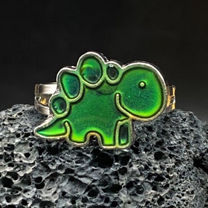 Anillo de dinosaurio con forma de animal lindo que cambia de color con la temperatura y los sentidos, joyería unisex para fiestas de cumpleaños, regalos para niños