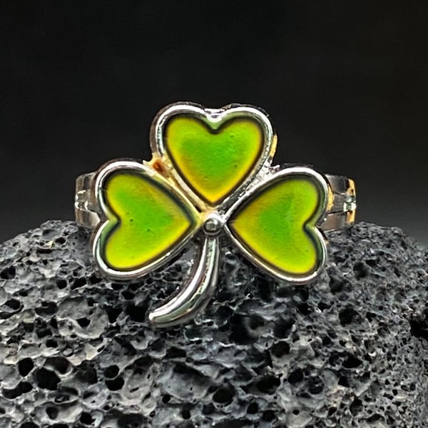 Clover Flower Ring Plant Sensitive Temperature Color Changing Ring Unisex Birthday Party Gift