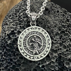 Colgante de San Cristóbal para hombre, brújula, collar de acero inoxidable, joyería de moda, regalo para amigos.