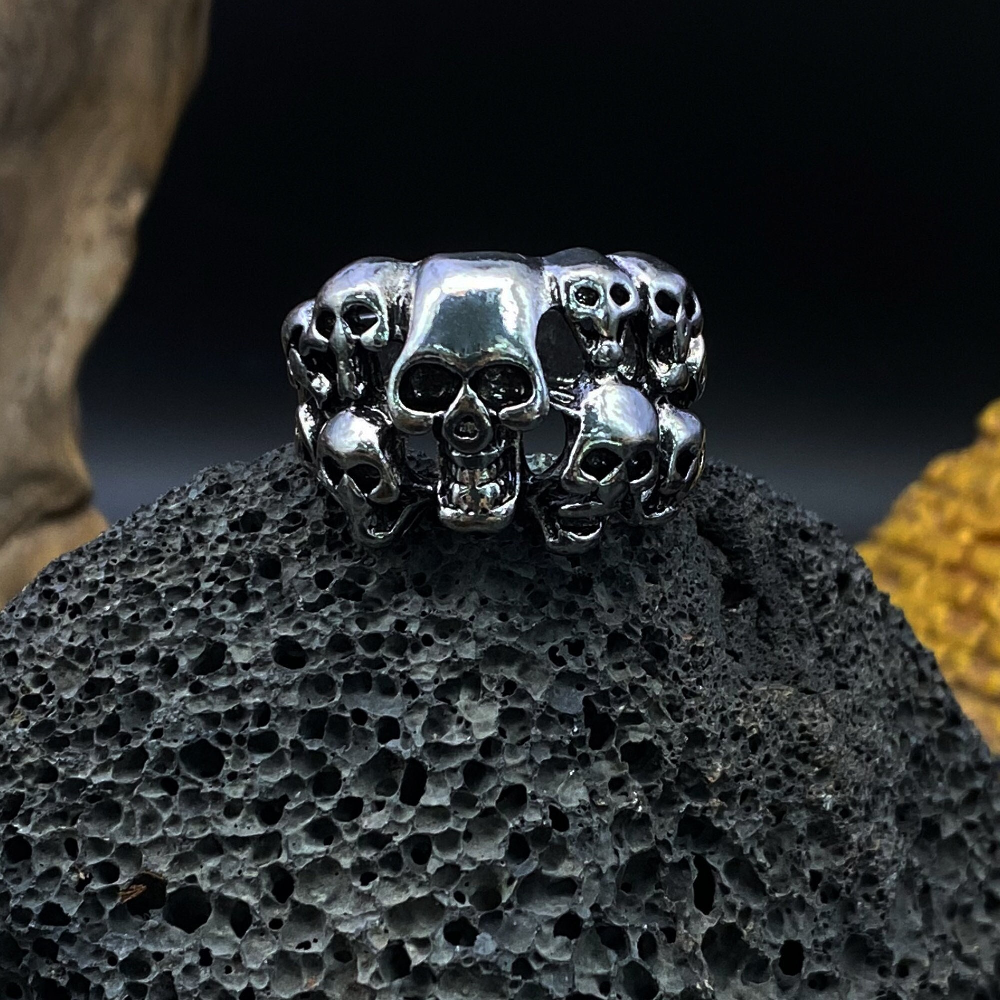 ひろStanlyGuess multi skull oval ring ひろStanlyGuess multi skull oval ring Skull Ring - Antique