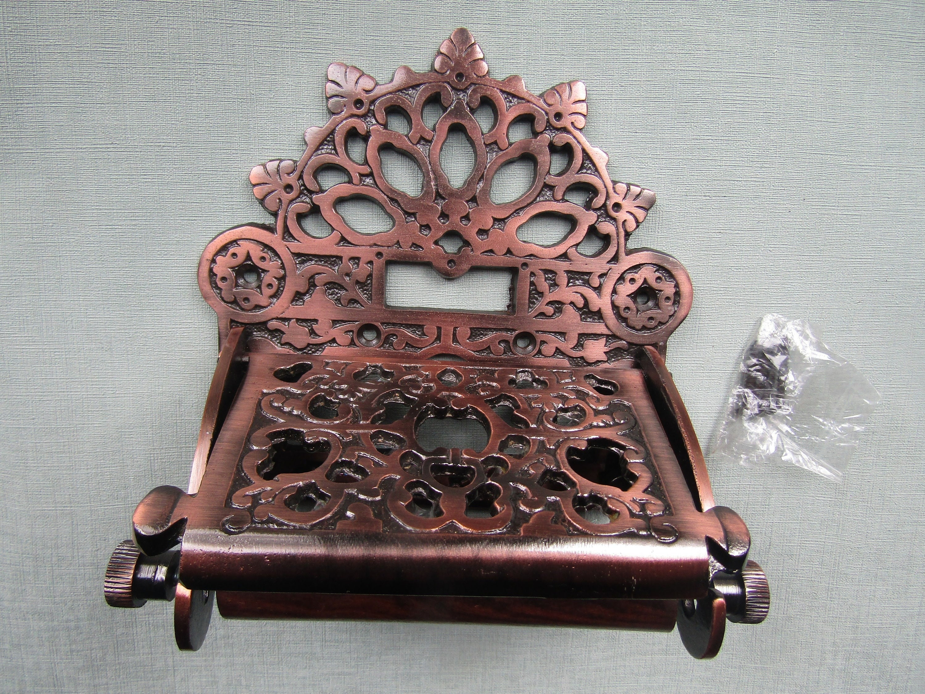 Rustic TOILET ROLL HOLDER cast iron vintage antique wc loo Lavatory roll holder Victorian/Ornate/Decorative/Fancy/Antique copper