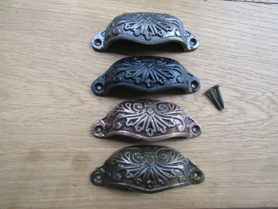 Solid Vintage Blenheim Drop Handle Antique Brass Finish Cupboard Drawer Pull Italy