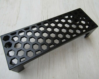 Finestre Rotte E Condizionatori D'aria Su Un Muro Bianco Di Mattoni Di Un Hotel Abbandonato Sulla Parete Bianca Image257000932 - Foto 8