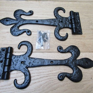 Rustic iron tee/t hinges vintage old country cottage FLEUR DE LYS Spear arrow head old English strap t hinges black antique finish 15&quot;