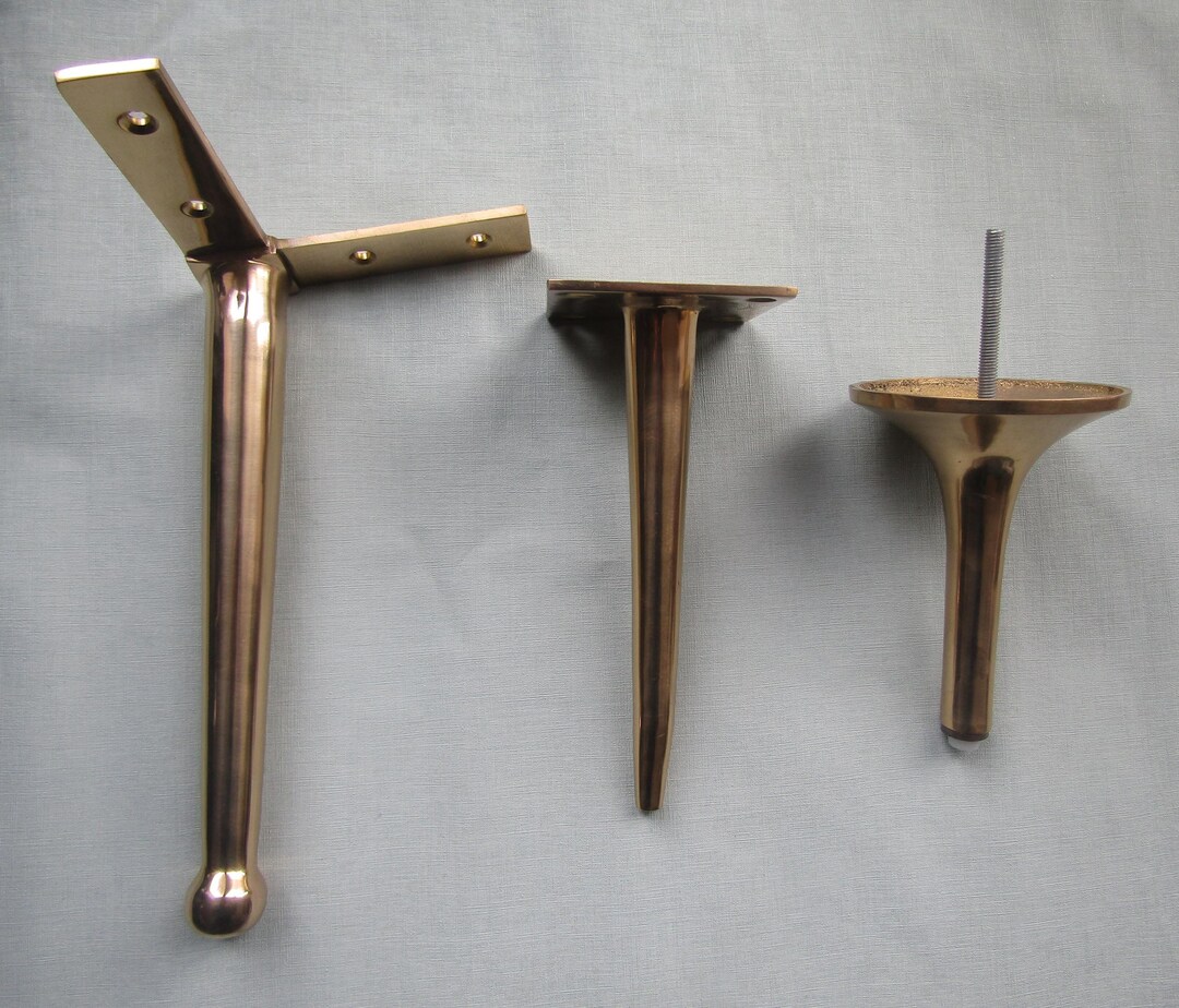 GRANDE TRIVET LAITON MASSIF PIED DE CHEMINÉE PATTES DESSUS