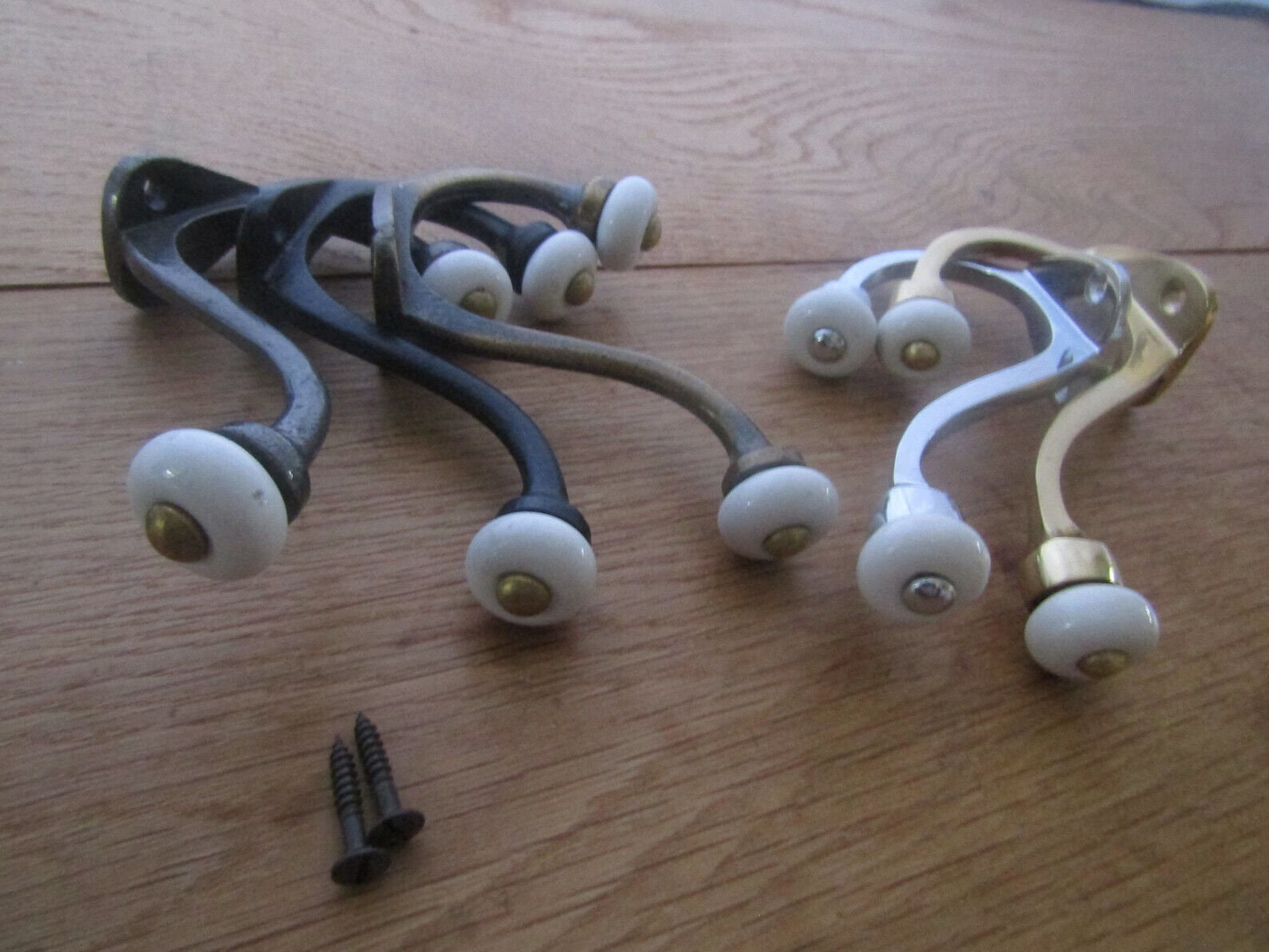 10 Pezzi Piccoli Ganci Con Vi Ganci Da Parete In Lega 17mm/0.67in Vintage Nero Argento Oro - Foto 7