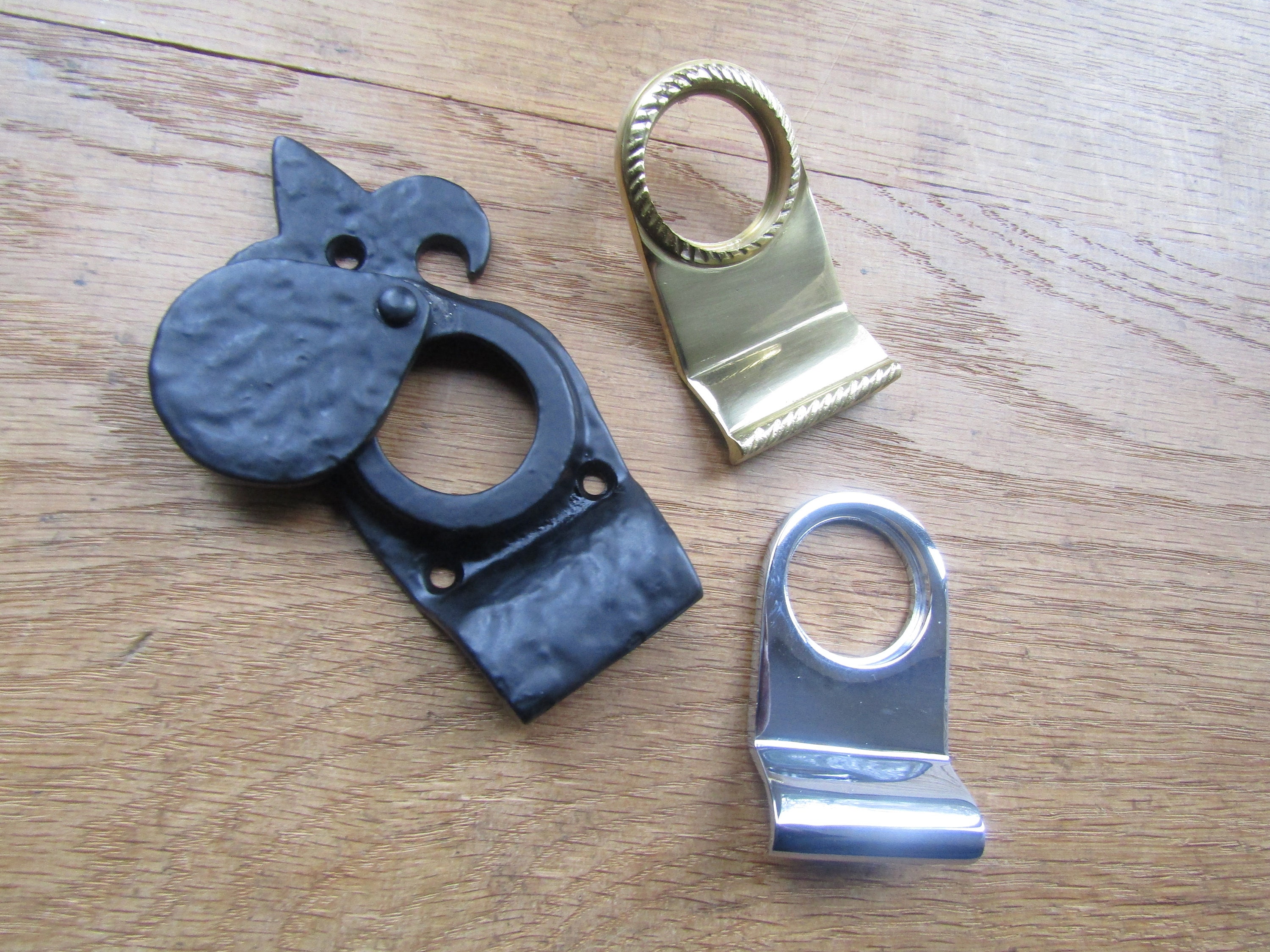 TIRO DEL CILINDRO DELLA PORTA Porta anteriore Buco della serratura Serratura a cilindro Tiretto del coperchio Nero antico / ottone lucido / vittoriano