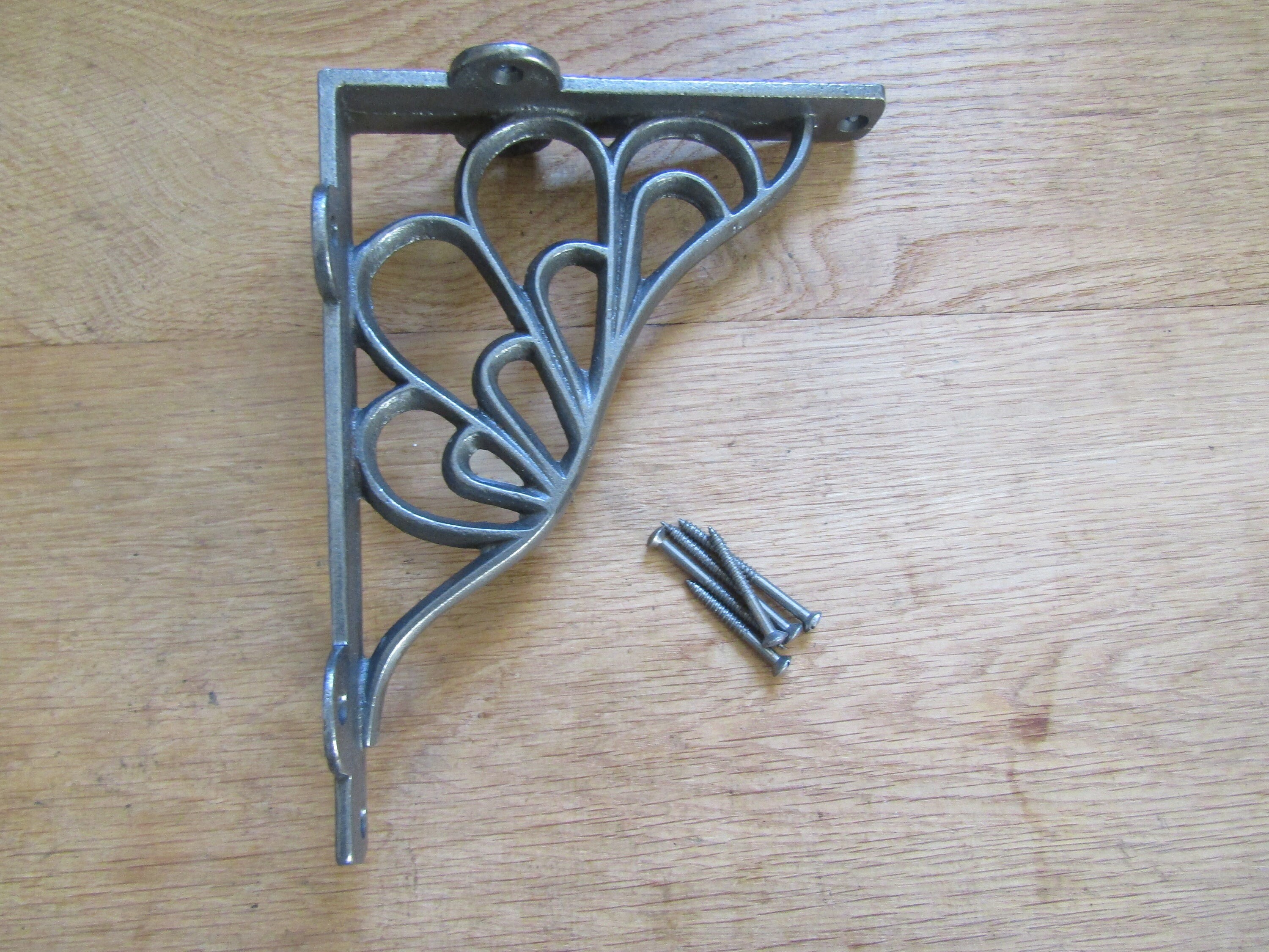 Ironmongery World Cast Iron Decorative Shelf Bracket – Fancy Ornate Support – 160mm X 220mm