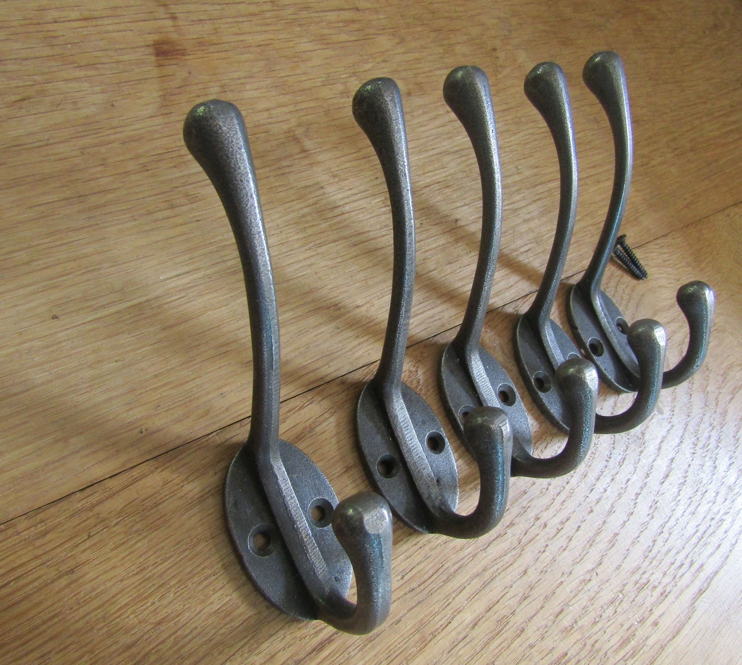ANTIQUE IRON Victorian 5 Hooks Cast Iron Rustic Robe Hat and Coat Hooks Vintage Old English Victorian Retro Pegs Etsy
