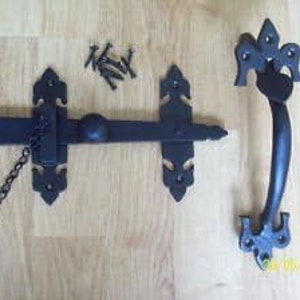 Rustic iron suffolk latch thumb latch cast iron FLEUR DE LYS gothic cottage country vintage door latch  Black antique