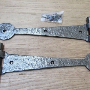 Rustic iron tee/t hinges vintage old country cottage Spear arrow head old English strap t hinges Antique Iron finish 15&quot;
