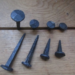 4er Pack ROSENKOPF Nägel handgeschmiedet Schmiedeeisen Schmiedeeisen Nagel Traditionelle rustikale antike Vintage Tür Möbel Holzhandwerk