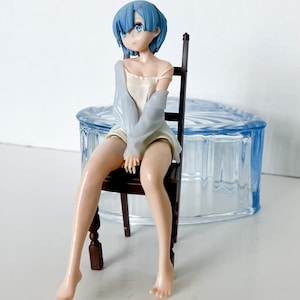 Noodle Stopper Rem Sitting On A Chair RE: Zero Starting Life In A Different World Anime Action Figure