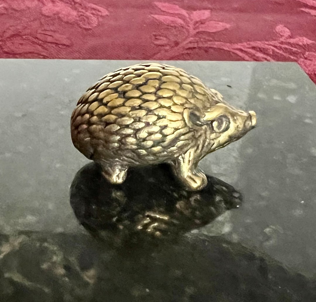 Aorvoras Solid Brass Hedgehog Figurine - Decorative Desktop Sculpture - View #14