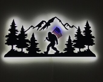 Pie Grande con bandera de EE. UU., decoración de pared de metal natural, Pie Grande iluminado por LED en el bosque, decoración de vida silvestre, ventiladores de Pie Grande, decoración de cuevas masculinas, decoración de garaje