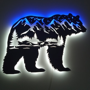 Decorazione da parete in metallo raffigurante un orso, decorazione da parete raffigurante un animale, decorazione della fauna selvatica, decorazione da parete in metallo raffigurante colline e alberi, decorazione di foreste e montagne, regalo per gli amanti della natura.